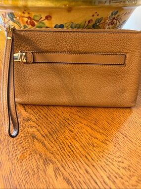Michael Kors Jet Set Travel series  wristlet/clutch